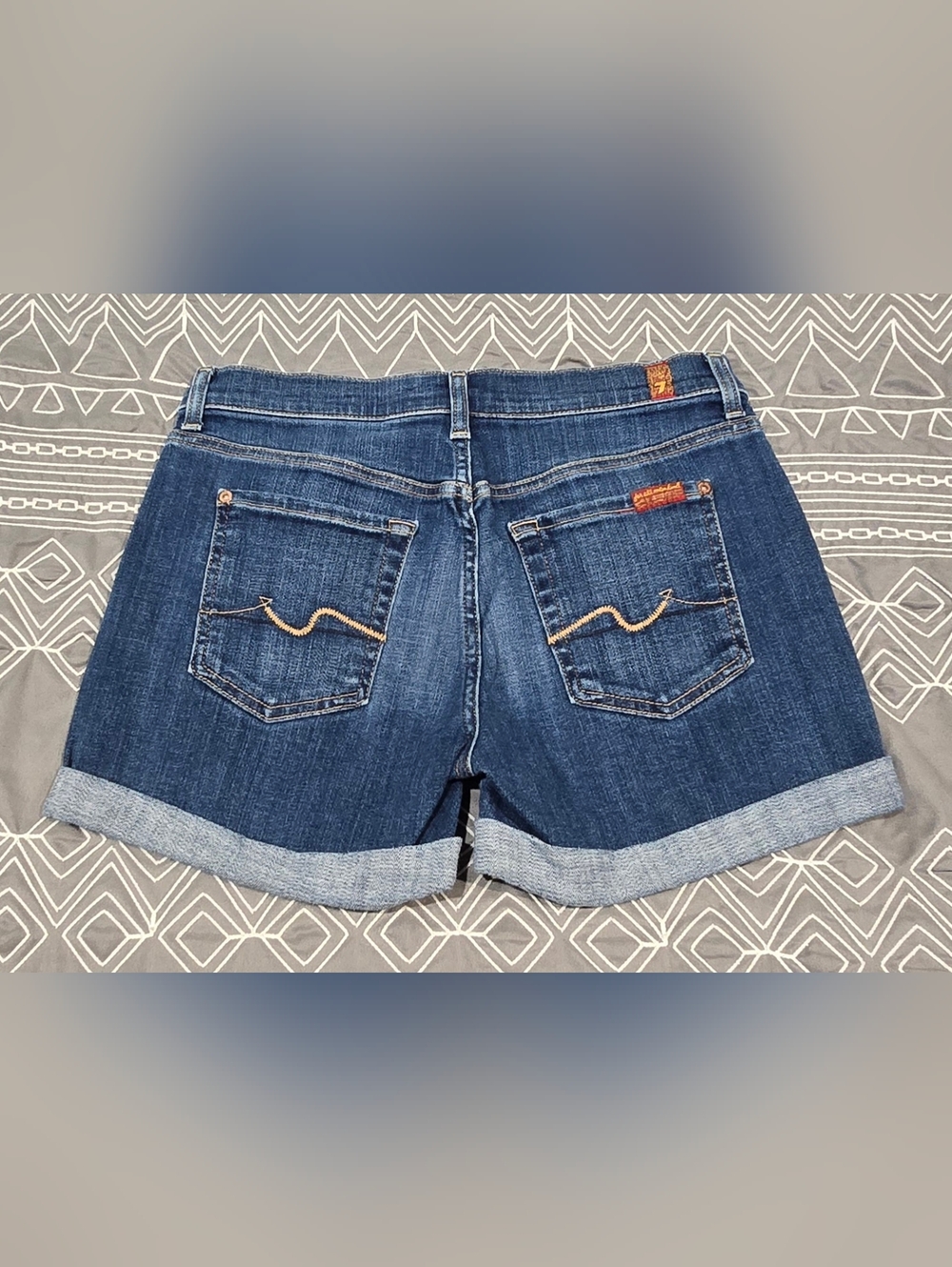 7 For All Mankind Cuffed Denim Shorts Size 26 - Picture 2 of 6
